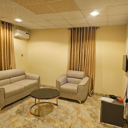 Bmh Hotel & Suites อิบาดัน ภายนอก รูปภาพ